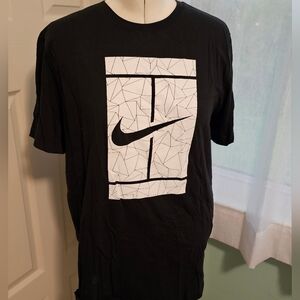 Men's Nike Court T-shirt Size XL Black and White